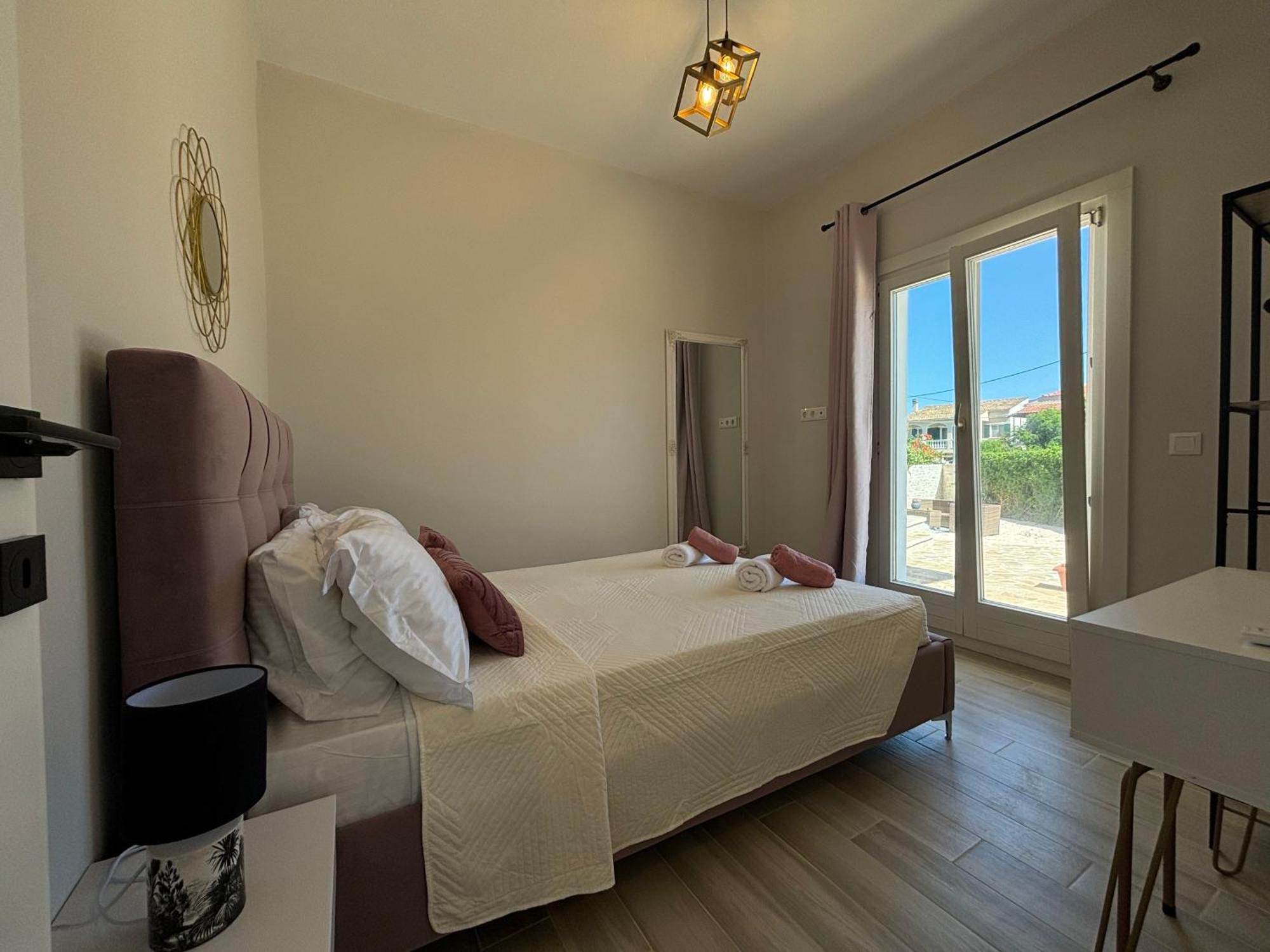 Mayflower Apartments Kassiopi Exterior photo